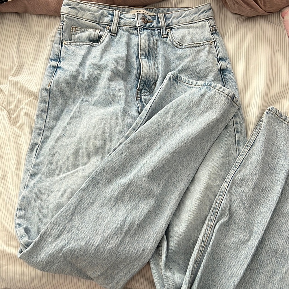 Light wash Pacsun 90 boyfriend jeans